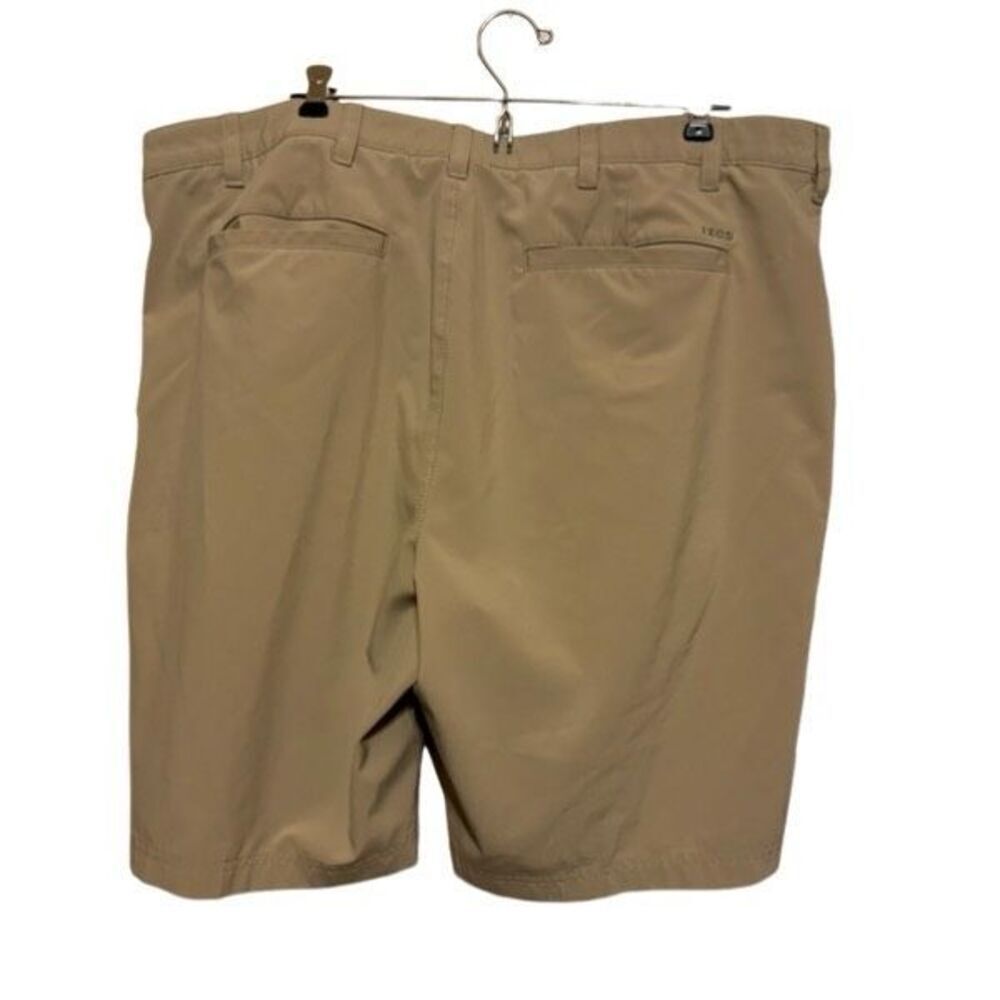 Izod Size 42 Tan Golf Shorts